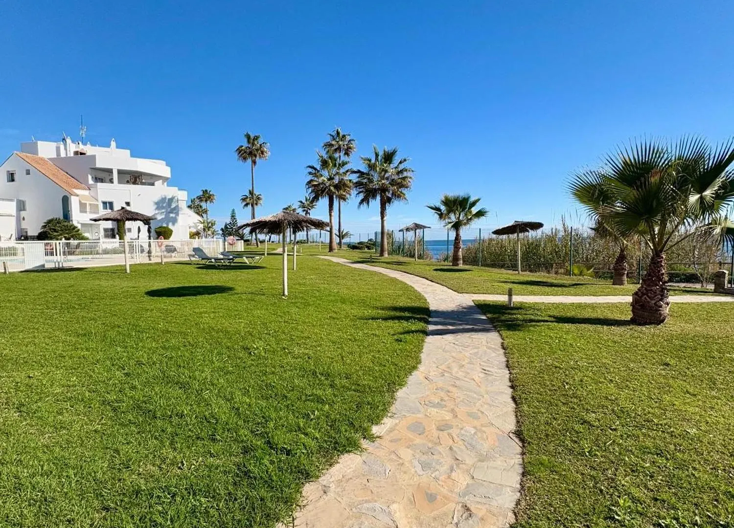 Bahia de Casares Beachfront Penthouse Luxury דירה Bahia de Casares