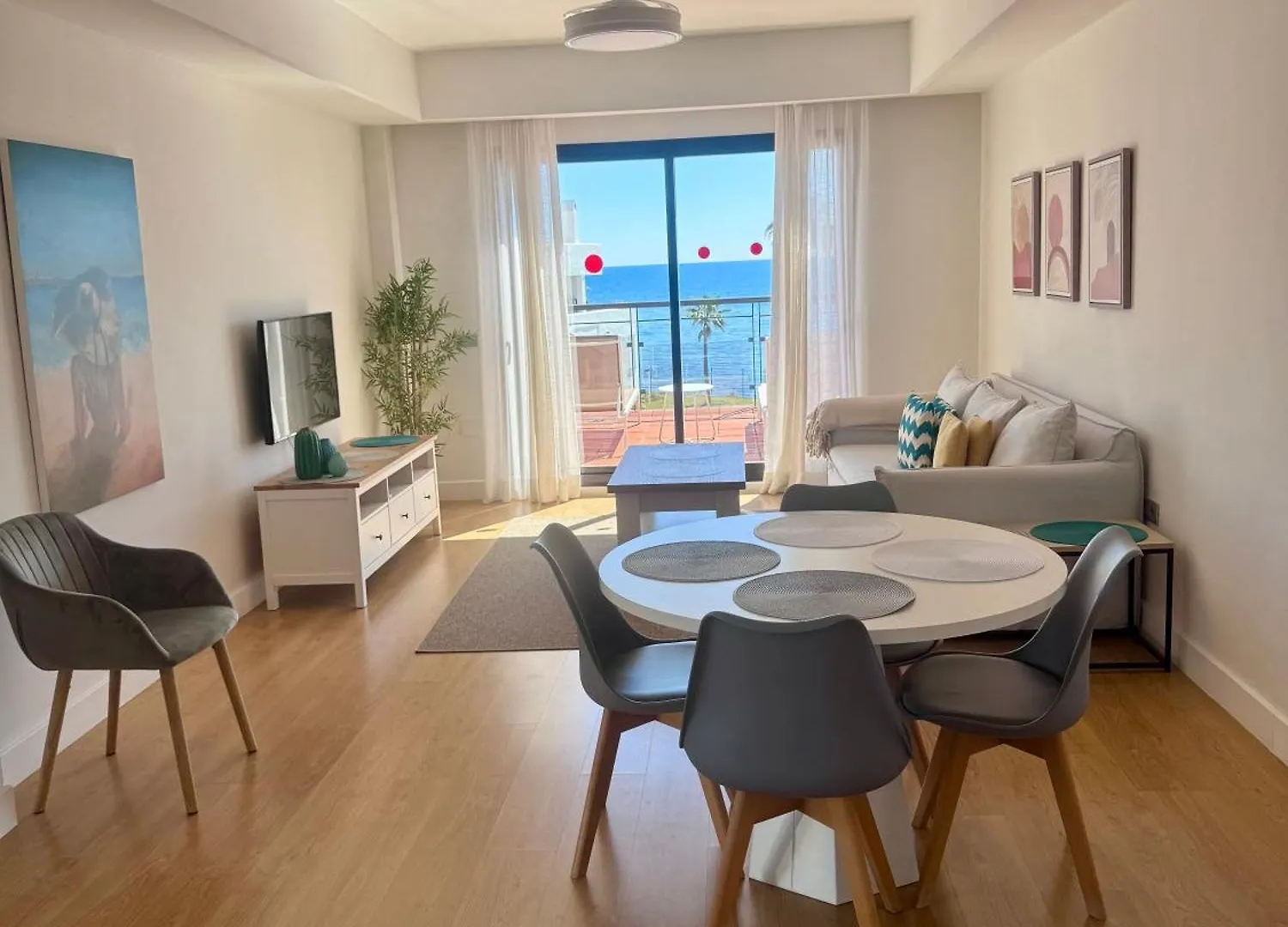 Beachfront Penthouse Luxury Bahia de Casares Apartamento