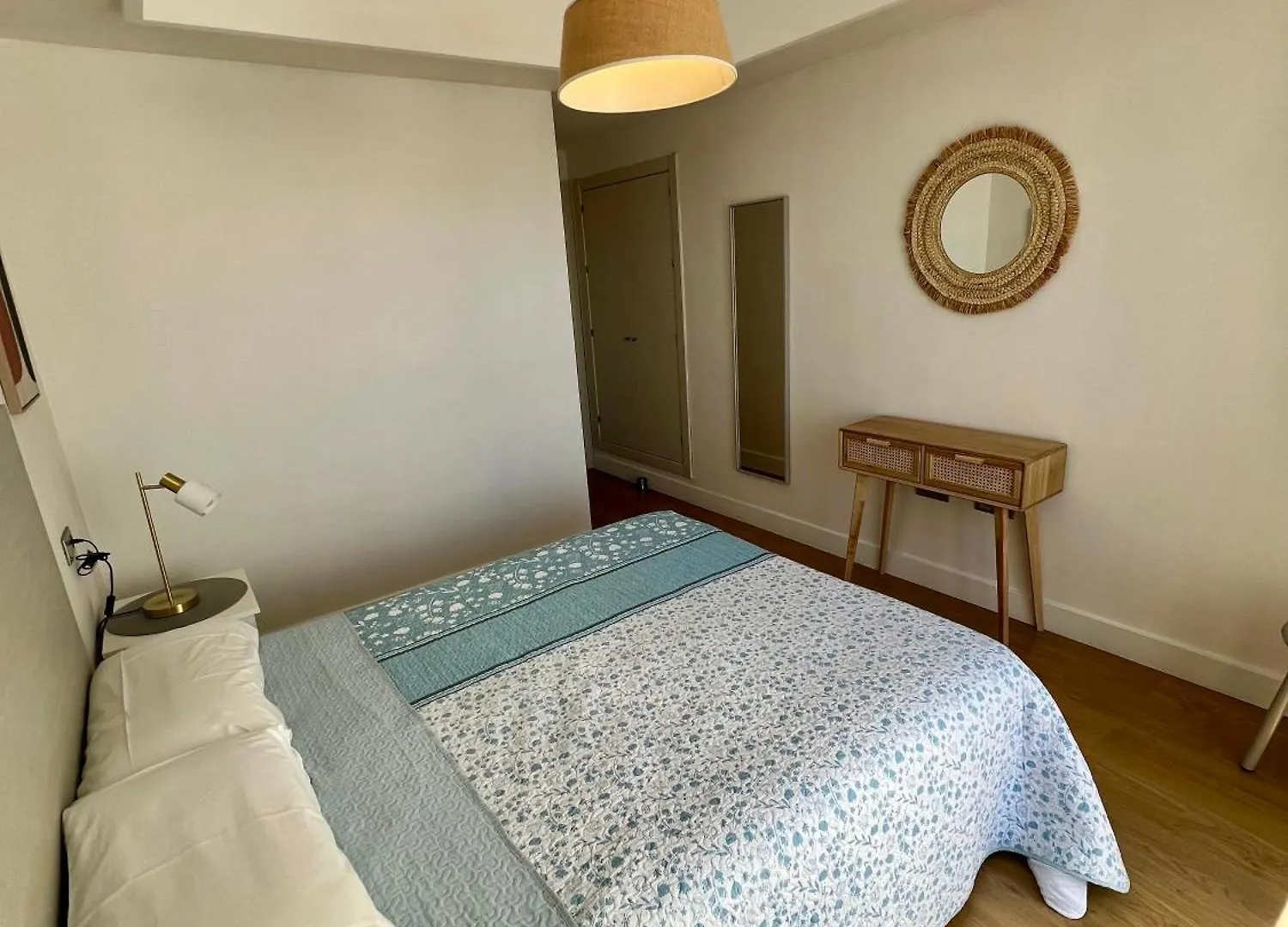 Bahia de Casares Beachfront Penthouse Luxury ספרד