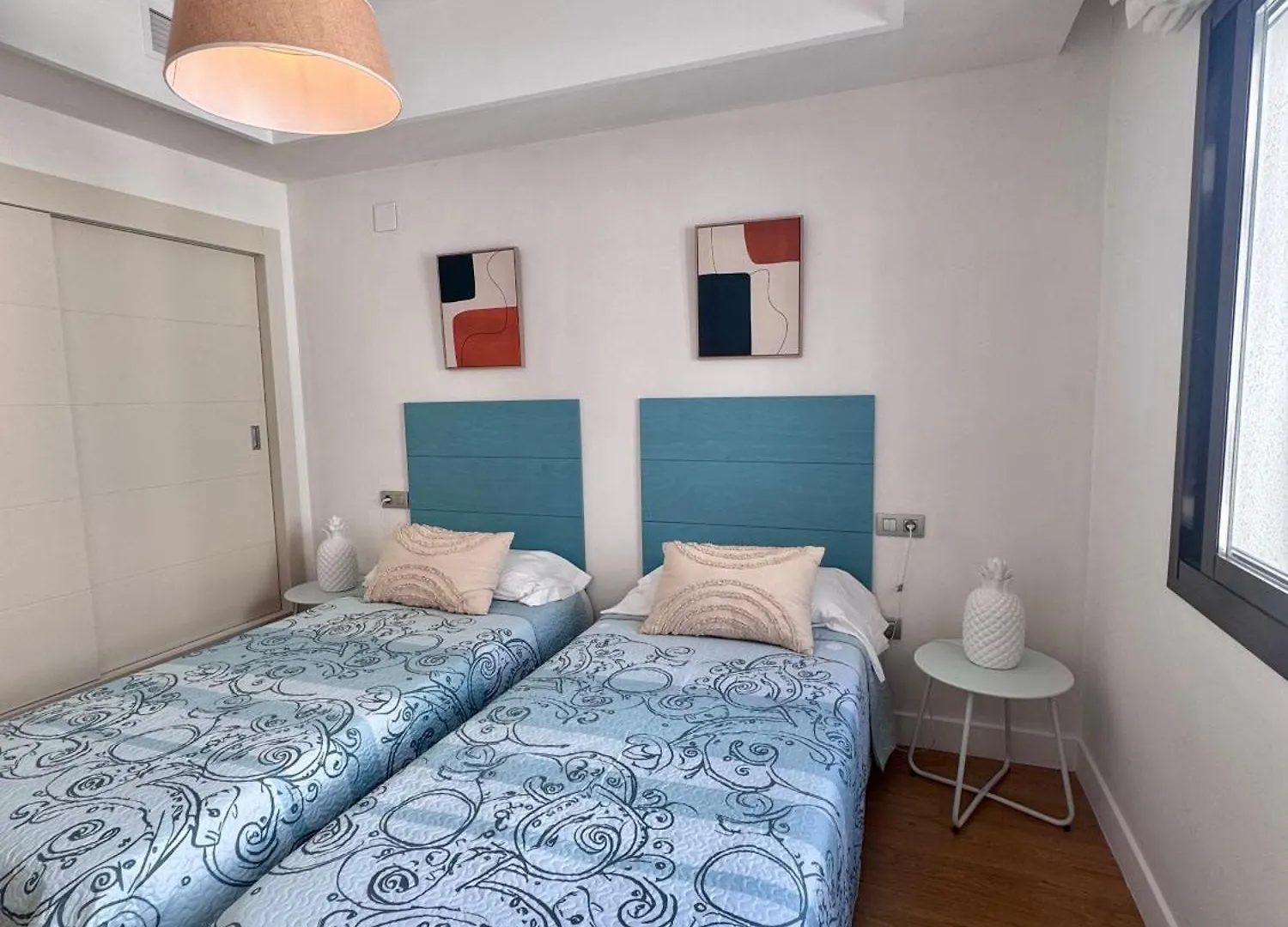 Bahia de Casares Beachfront Penthouse Luxury דירה