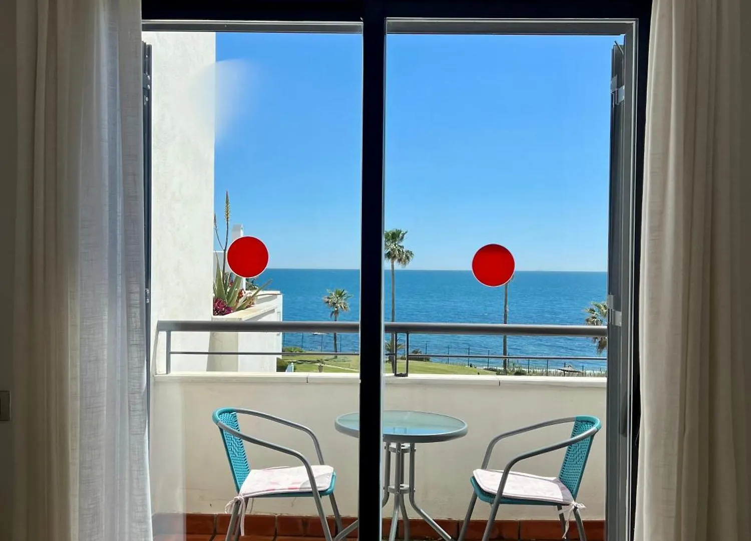 Bahia de Casares Beachfront Penthouse Luxury דירה