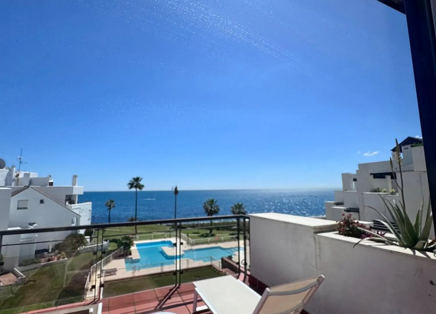Beachfront Penthouse Luxury Bahia de Casares 0*,  Espanha