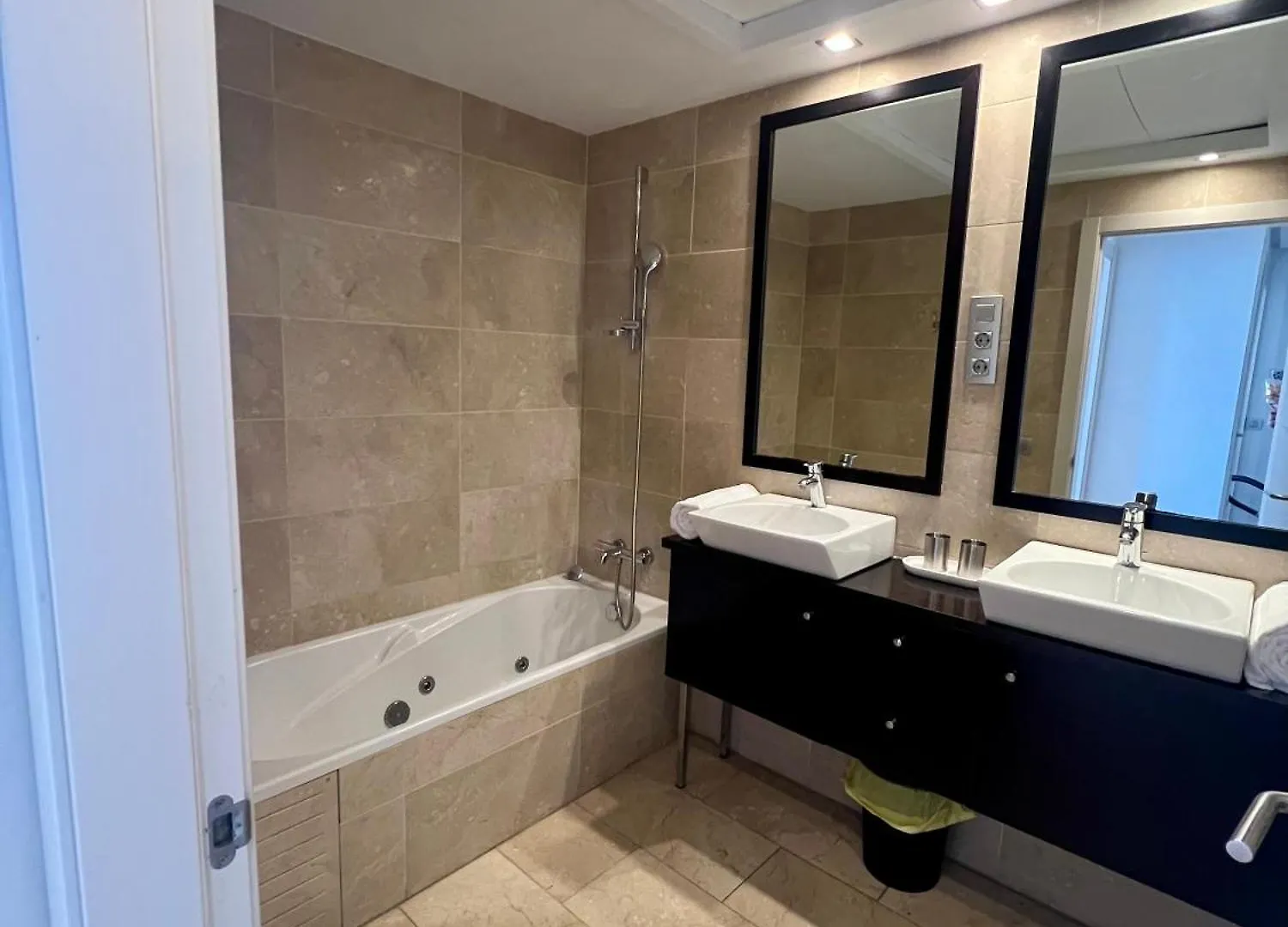 Bahia de Casares Beachfront Penthouse Luxury דירה Bahia de Casares